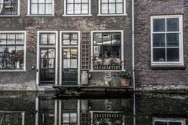 Alte Fassade am Wasser von Ans Bastiaanssen