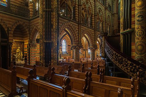 Die Basilika Unserer Lieben Frau vom Heiligsten Herzen ist ein katholisches Kirchengebäude und eine Wallfahrtskirche der römisch-katholischen Kirche am Oude Markt im historischen Zentrum von Sittard. von peter reinders