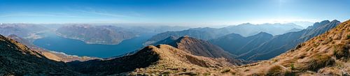 Panoramisch uitzicht op het Lago Maggiore