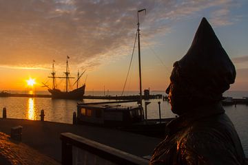 Ootje in de haven van Volendam met de Halve Maen IMG_8701 van Marianne Jonkman