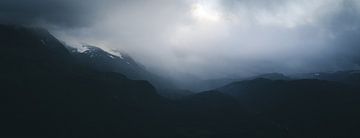 Dark clouds panorama van Jip van Bodegom