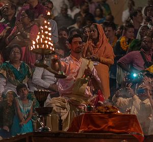 India: Aarti ceremonie (Varanasi)