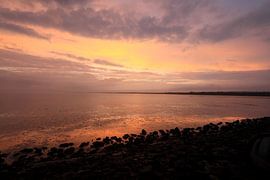 Ameland Wad bij zonsondergang von Rinnie Wijnstra (FotoAmeland )