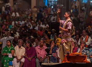 India: Aarti ceremonie (Varanasi)