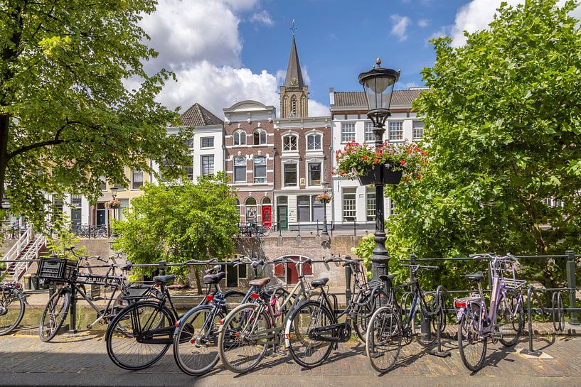 UTRECHT Oudegracht met Jacobikerk van Melanie Viola