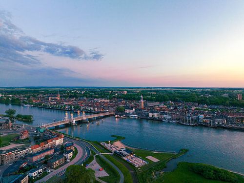 Kampen lente zonsondergang panoramisch vogelperspectief