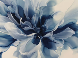 Fleur bleue abstraite en pleine floraison