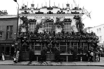 De Churchill Arms pub, Notting Hill, Londen van Roger VDB