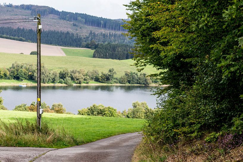 Diemelsee vanaf de weg gezien, Duitsland von Jaap Mulder
