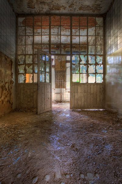 La salle délabrée par Arthur van Orden