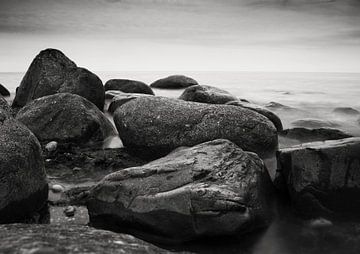 Steine am Ufer des Meeres