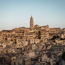 Zeit in Stein - Matera in der Abenddämmerung von Our Travel Visuals