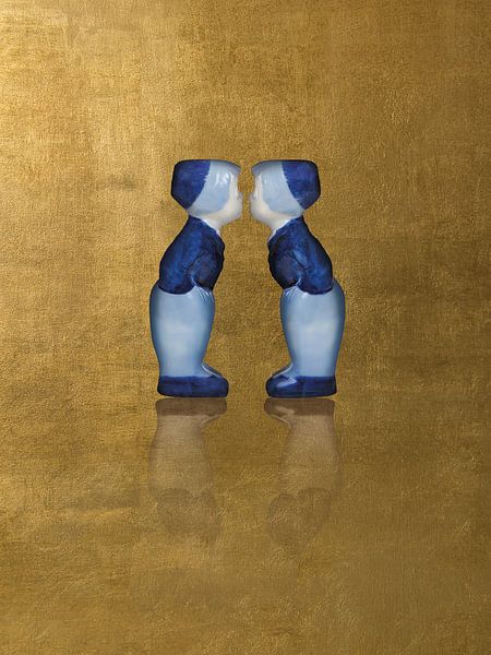 Delfter Blau küssendes Paar. Männer, Gold von Mijke Konijn