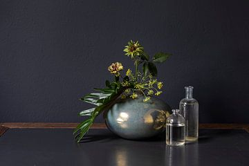 Still life with climbing rose and Mobach ceramics by Affect Fotografie