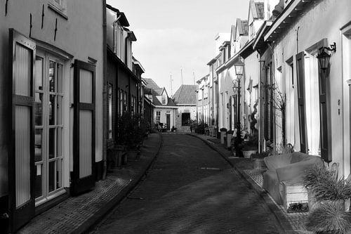 Kromme Oosterwijk in Harderwijk in zwart-wit