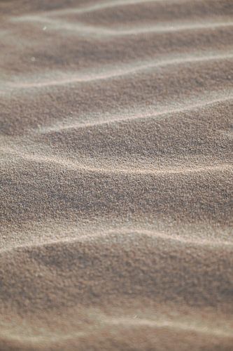 Abstrait moderne beige tons de terre motifs de sable, shabby chic photographie de la nature. sur Christa Stroo fotografie
