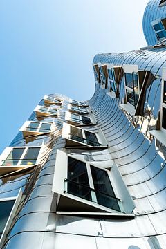 Façade Architecture Gehry Bâtiments dans les médias Port de Düsseldorf avec ciel sur Dieter Walther