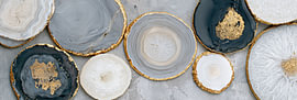 Luxuriöse Achat-Kunst in Grau, Weiß und Gold von Digitale Schilderijen