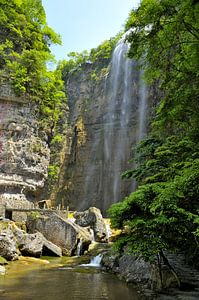 Waterval in China van Peter Apers