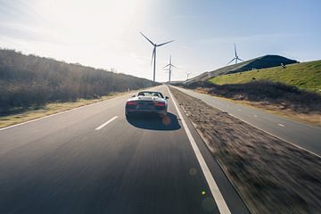 Audi R8 V10 met een Prachtig Zeezicht op de Achtergrond van Sebastiaan van 't Hoog