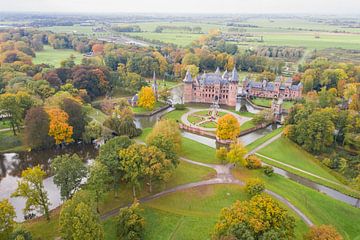 Castle the hair during autumn! by Peter Haastrecht, van
