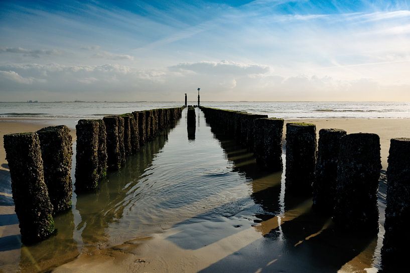 The Beach Posts of Flushing by Ian Beck's fotowerk
