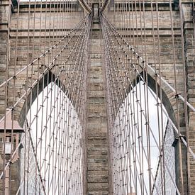 Brooklyn Bridge New York met Amerikaanse vlag van Wijnand Loven