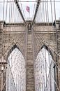 Brooklyn Bridge New York met Amerikaanse vlag van Wijnand Loven thumbnail