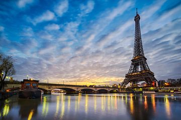 Wintermorgen am Eiffelturm von Michael Abid