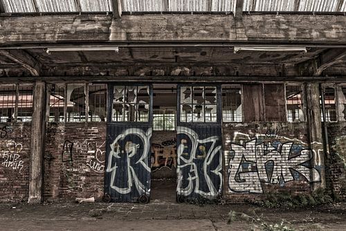 Schuifdeuren met graffiti