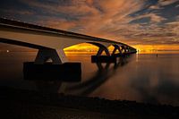 Zeelandbrug in de avond.