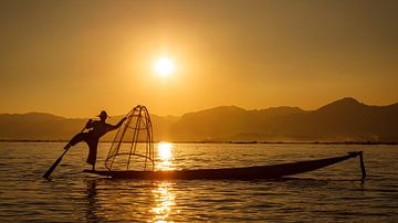 Die Fischer vom Inle See in Myanmar von Roland Brack