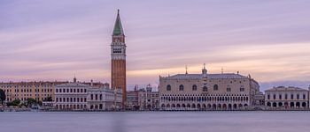Venedig im violetten Abendlicht