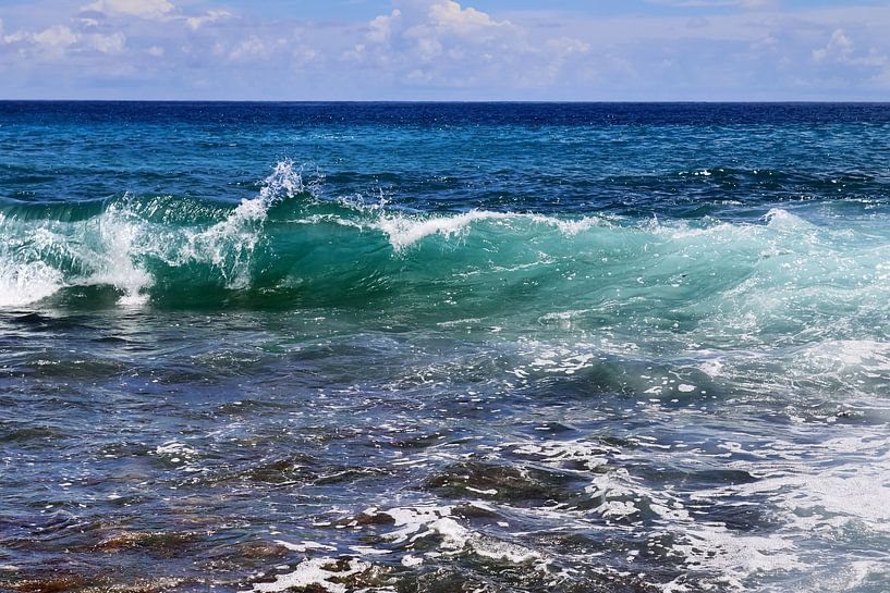Turquoise blue water wave in the Indian Ocean in the Seychelles by MPfoto71