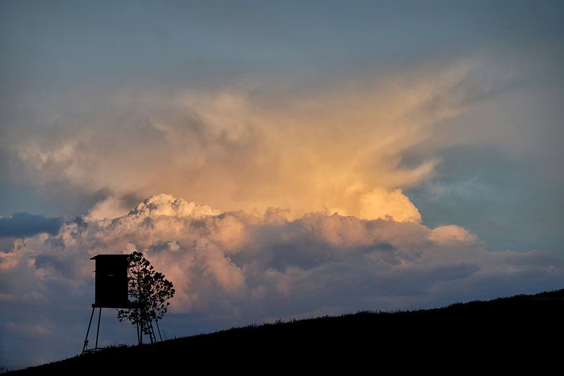 Siège haut avec un énorme nuage de tonnerre par Dieter Beselt