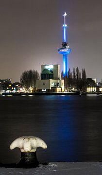 De Euromast in blauw