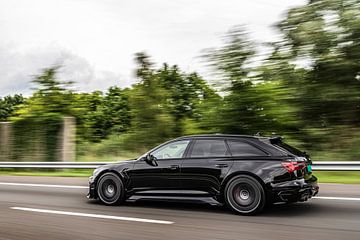 Audi RS6-R auf der Autobahn von Bas Fransen