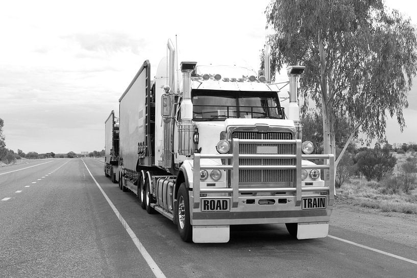 Truck Australië van Inge Hogenbijl