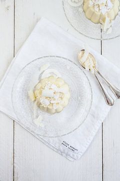 Panna cotta van witte chocolade & kokos van Nina van der Kleij