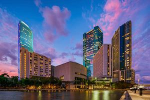 Sonnenuntergang in der Innenstadt von Miami von Mark den Hartog