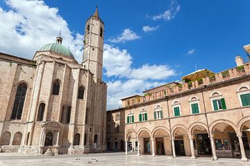 Piazza del Popolo in Ascoli Piceno Italien von Markus Gann