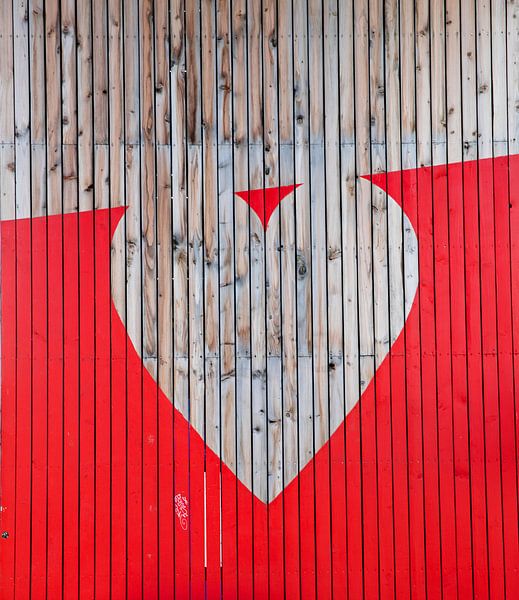 Wooden Heart by Iris van den Broek