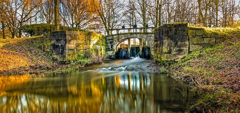 Stone lock in Stadspark Sittard by Marcel van Kan