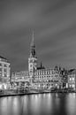 Stadhuis Hamburg zwart-wit van Michael Valjak thumbnail