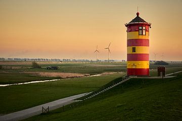 Lighthouse Pilsum at sunset