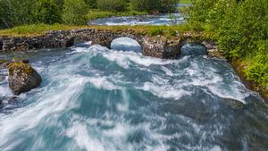 Alte Steinbrücke in Oldedalen, Vestland, Norwegen