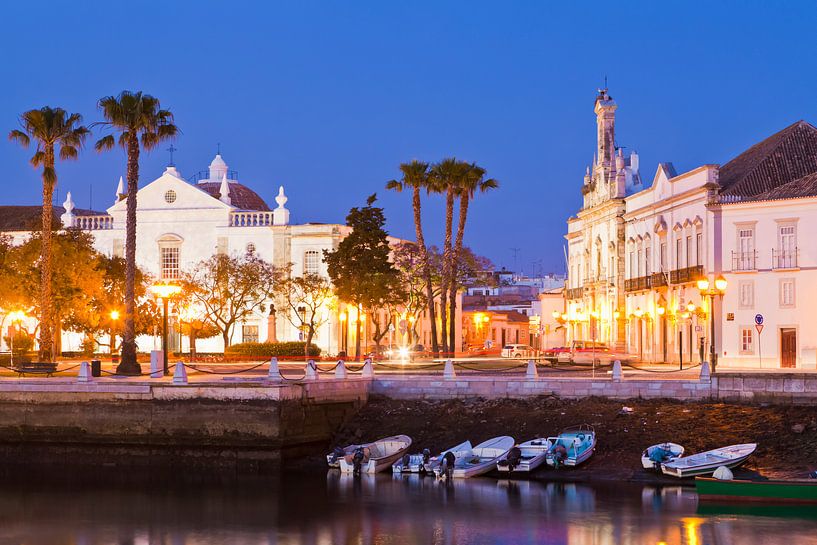 Faro à l'Algarve au Portugal la nuit tombée par Werner Dieterich