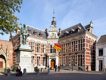 Foto Academiegebouw Universiteit Utrecht met vlag van Floor Fotografie