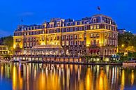 Amstel Hotel in de avond van Bob de Bruin thumbnail