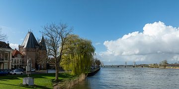 La belle ville hanséatique de Kampen vue du ciel. sur Evert Jan Kip
